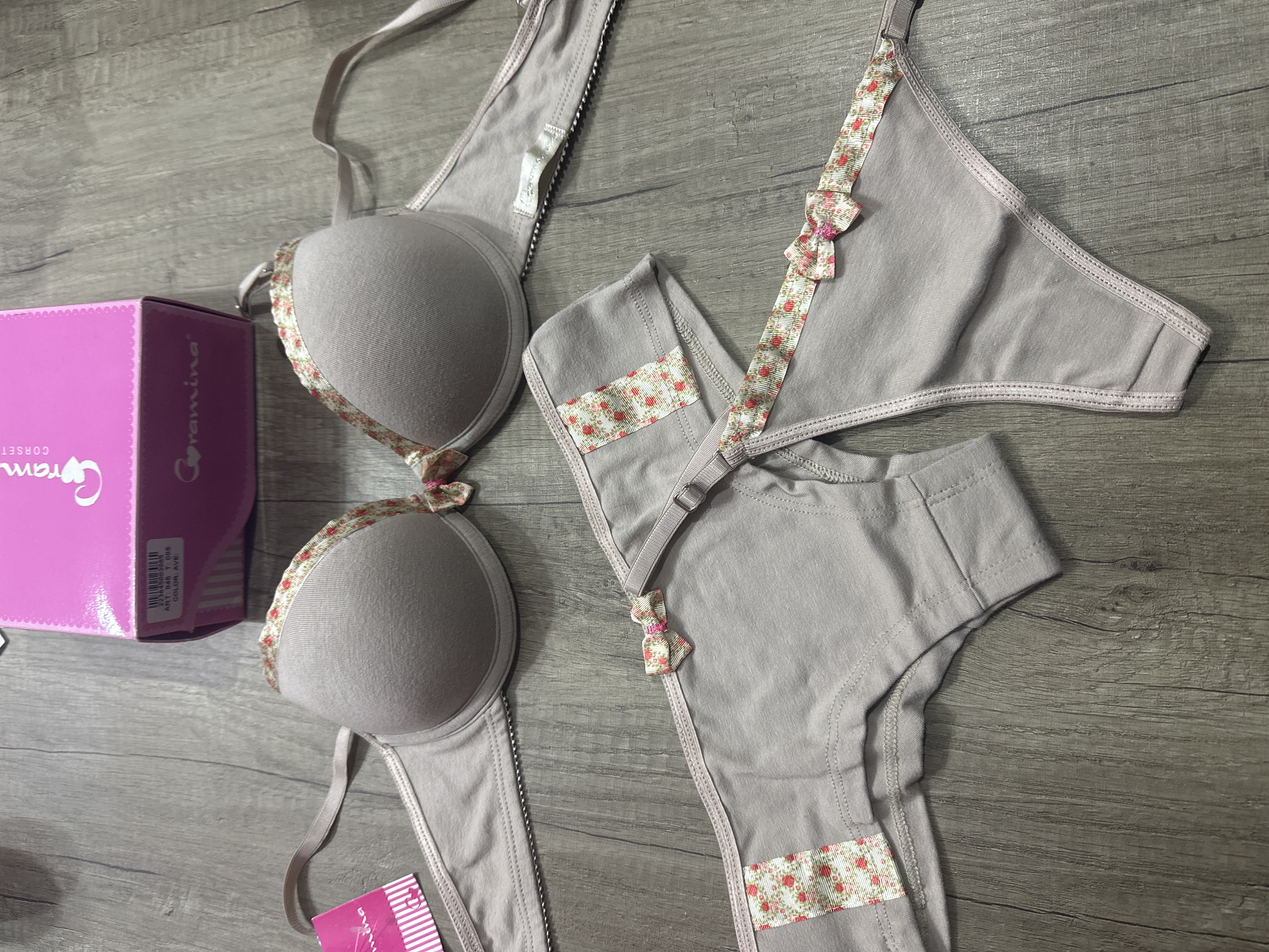 LadyVictoria - Lenceria por mayor - Conjunto 3 Piezas Taza Soft con Less Reg y Culotte