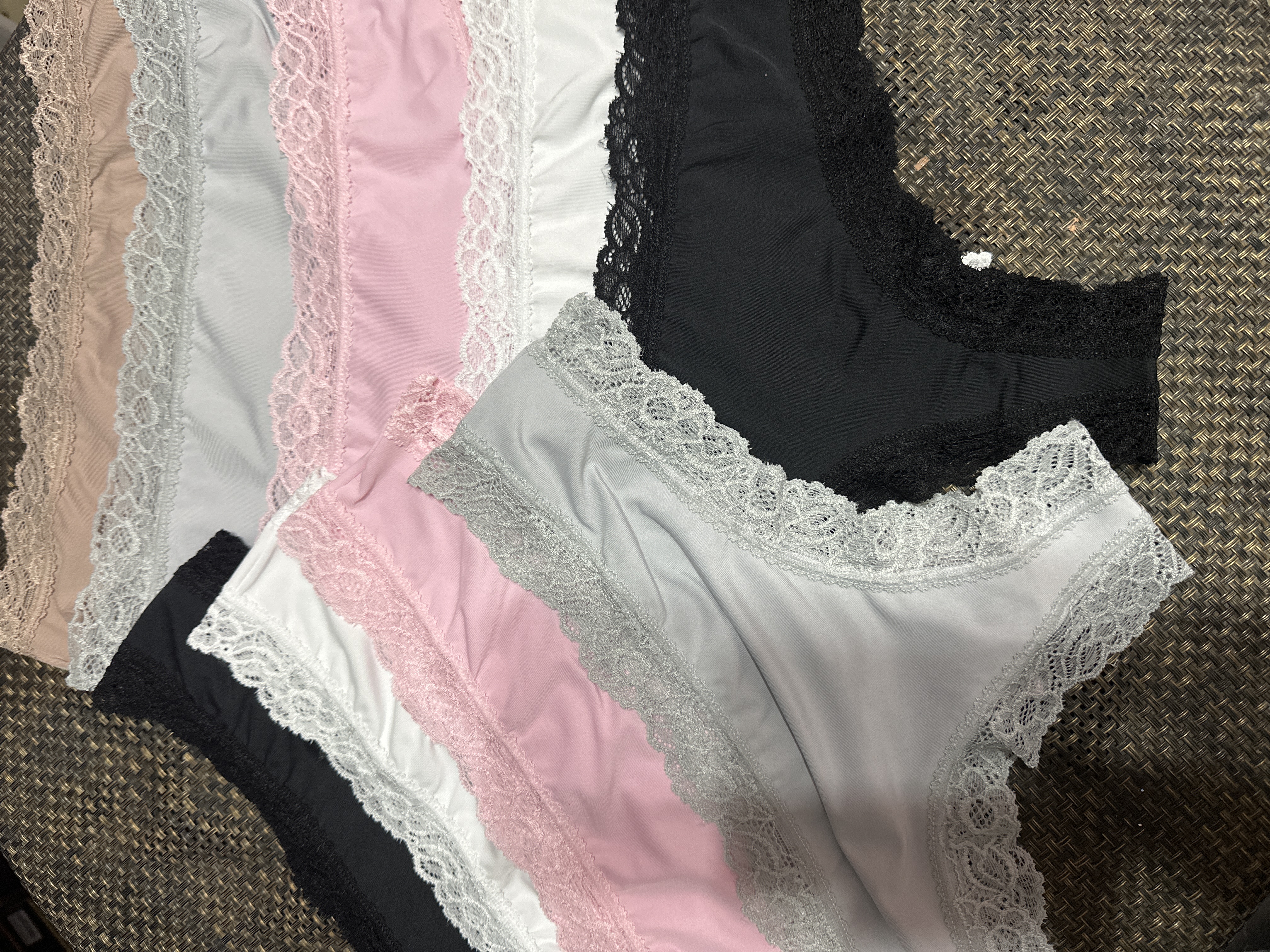 LadyVictoria - Lenceria por mayor - 12 culotte less microfibra y puntilla